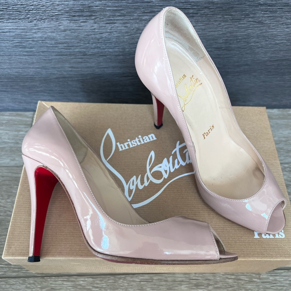Christian Louboutin Yoyo110. Size 37.5